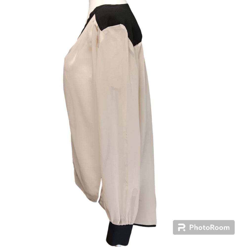 Bar III Sheer Button Down Shirt Cut Out Back Women's Size S - Picture 3 of 6